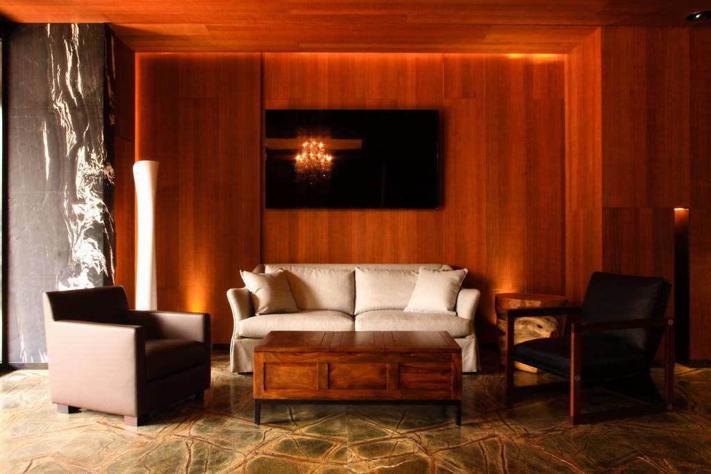 Inhouse Hotel Taichung Exterior foto